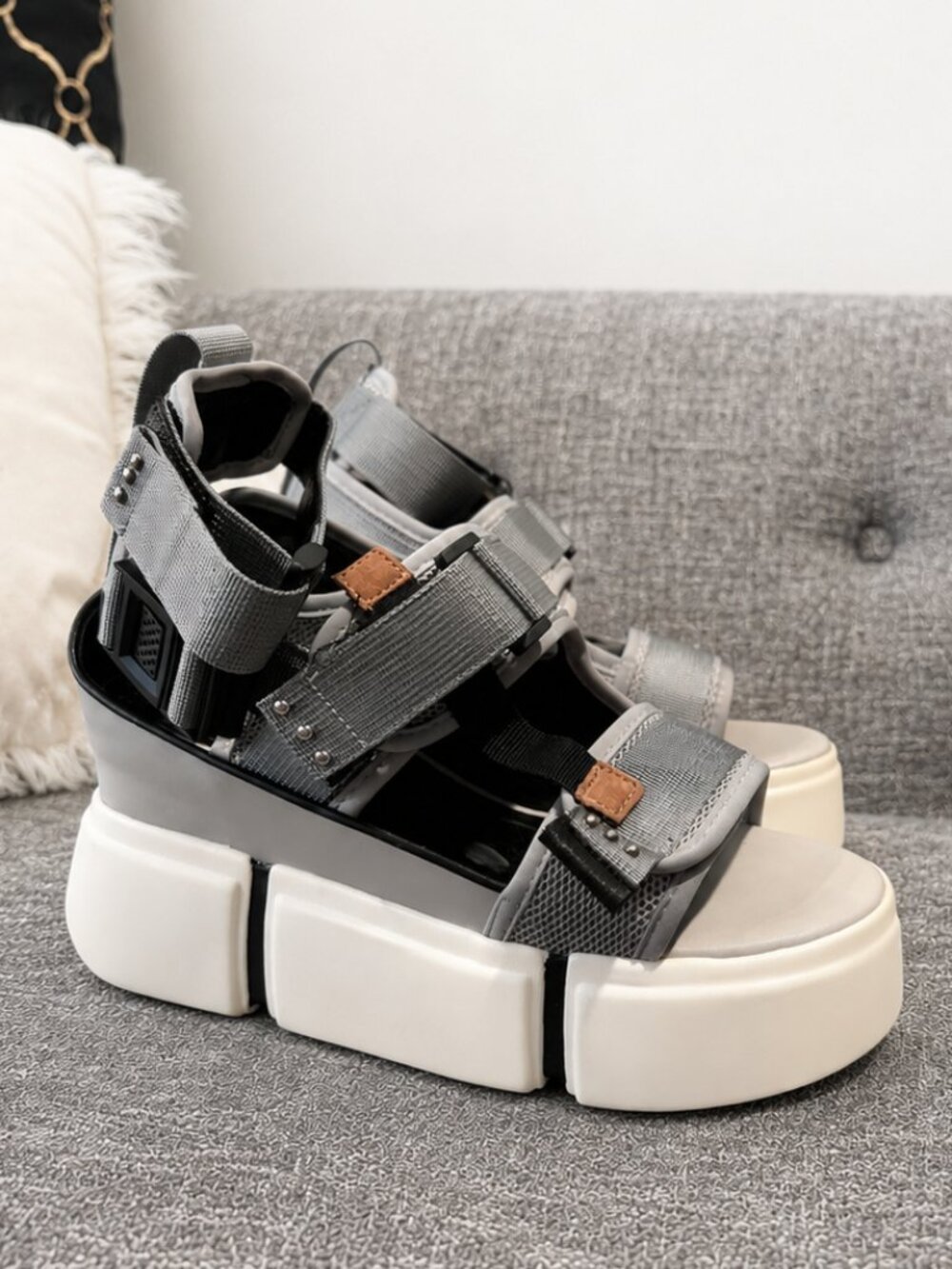 Anthony Wang Cranberry Platform Sport Sandals Women’s Size 7 Gray Utility EUC